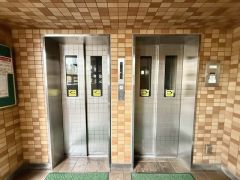 エレベーターは2機