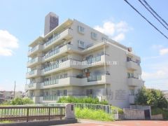 物件周辺は視界が開けており、お子様との歩行も安心な環境が整っています。